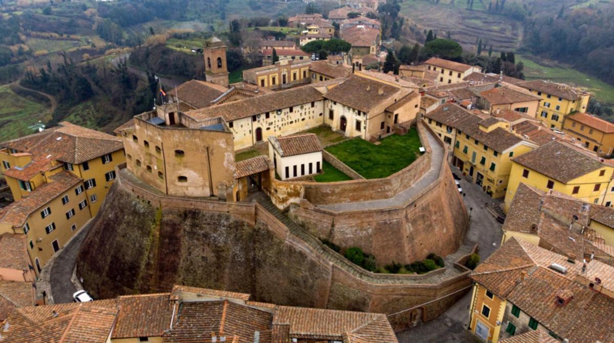 Casa Di Canfreo Lari Exterior photo